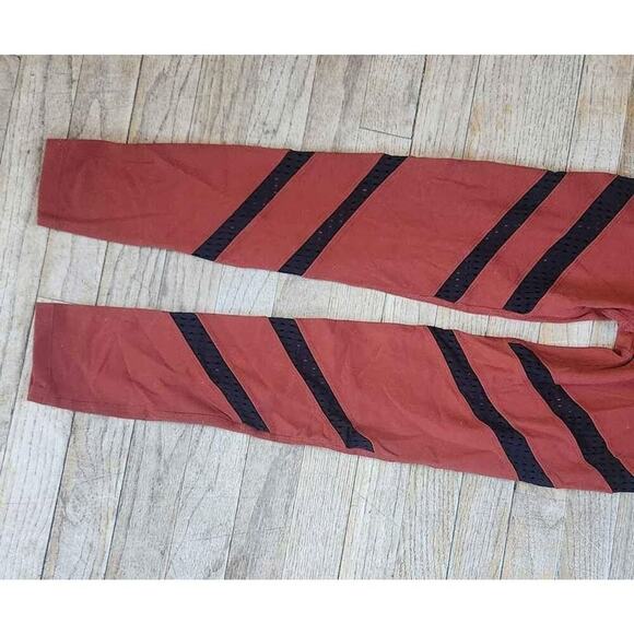 Beyond Yoga gym pants size small - Picture 3 of 5